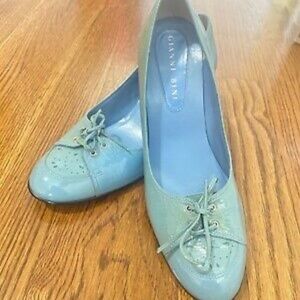 Gianni bindi heels 7.5, blue leather with eyelet bow detail #blueheels #vintage